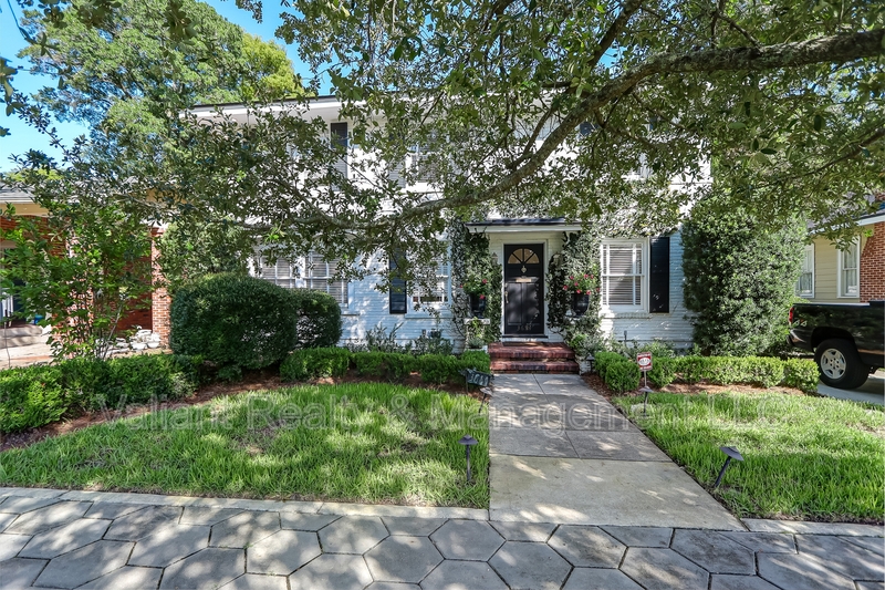 Jacksonville House: 3684 Pine Street