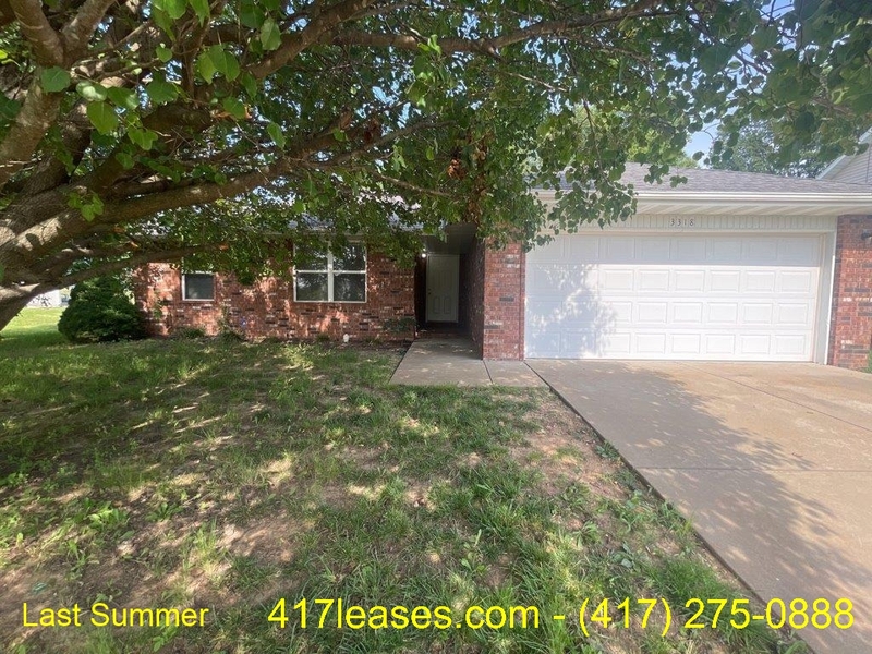 Springfield House: 3318 S Valley View Dr
