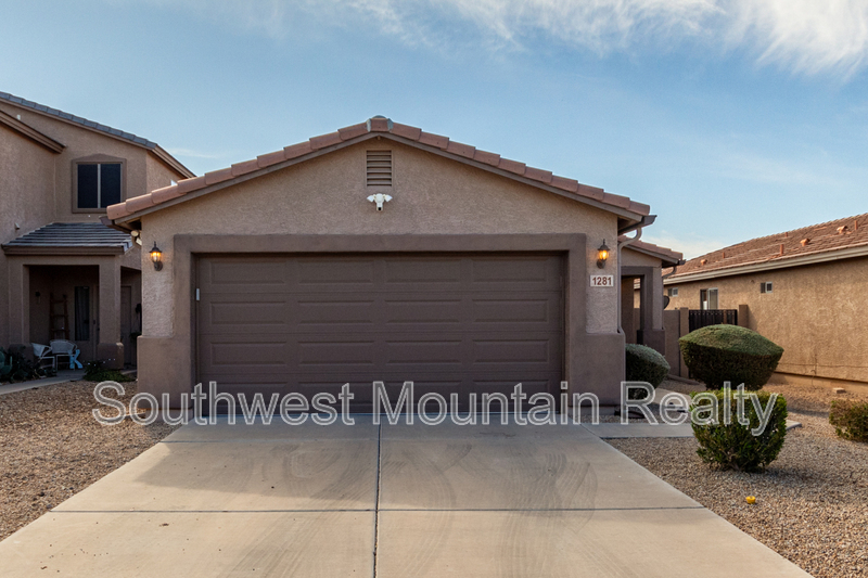 San Tan Valley House: 1281 E Ash Rd