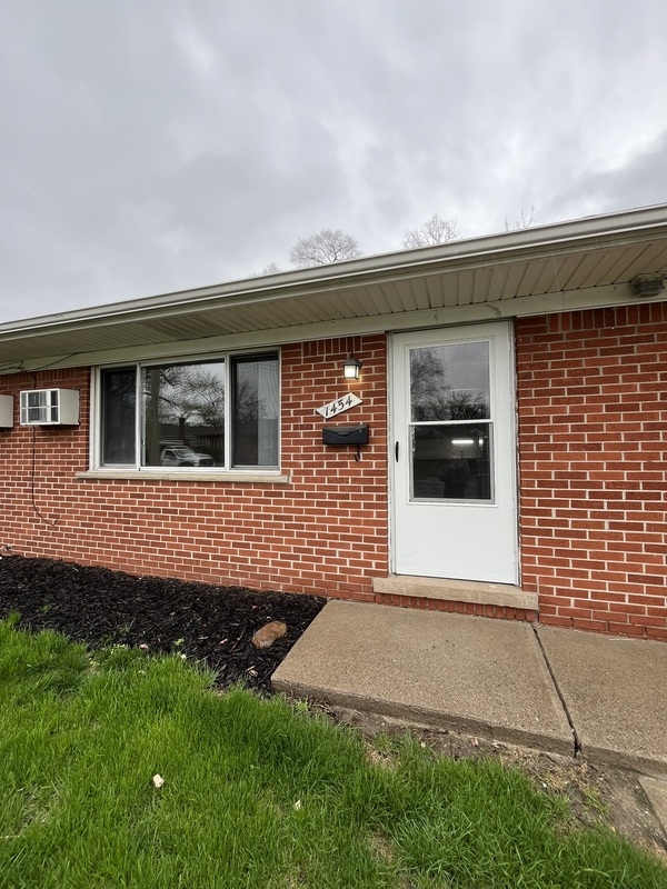 Lincoln Park Condo: 1454 Goddard Road