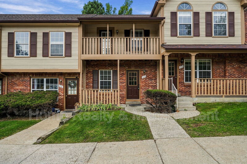 Louisville Townhome: 378 Pheasant Run
