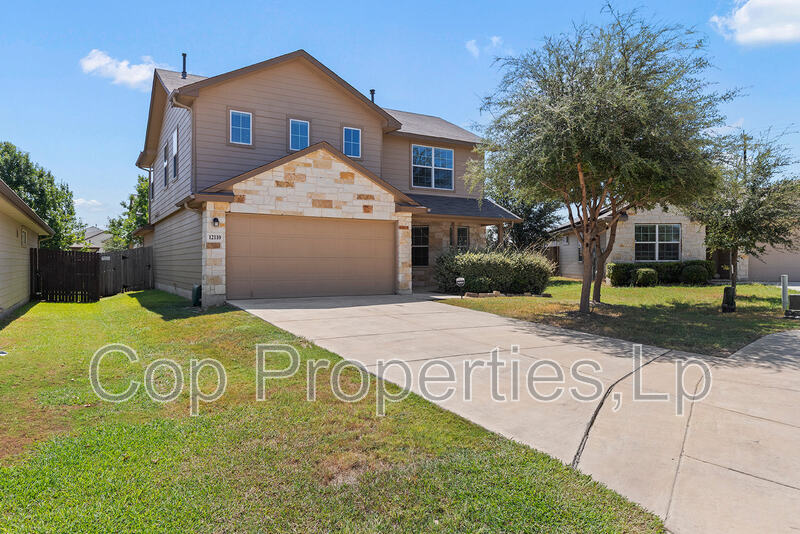 Schertz House: 12110 Kruth Pt