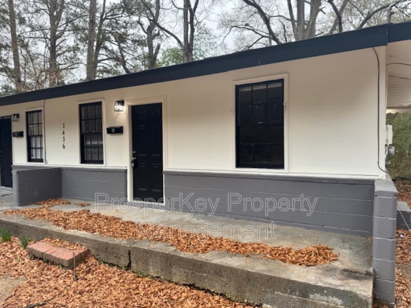 Columbus House: 1436 Brewer Ave