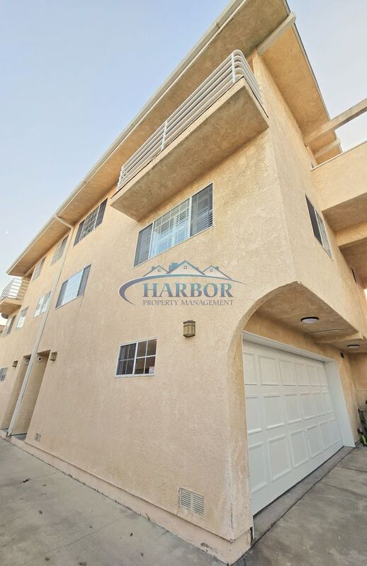 San Pedro Townhome: 855 W. 2nd
