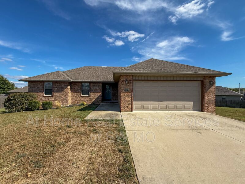 Springfield House: 5570 W Sugar Pine