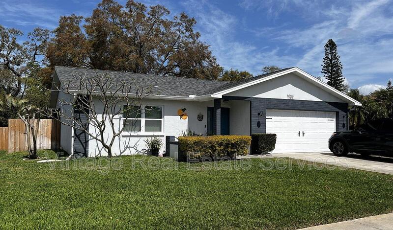 Dunedin House: 1520 Coastal Place