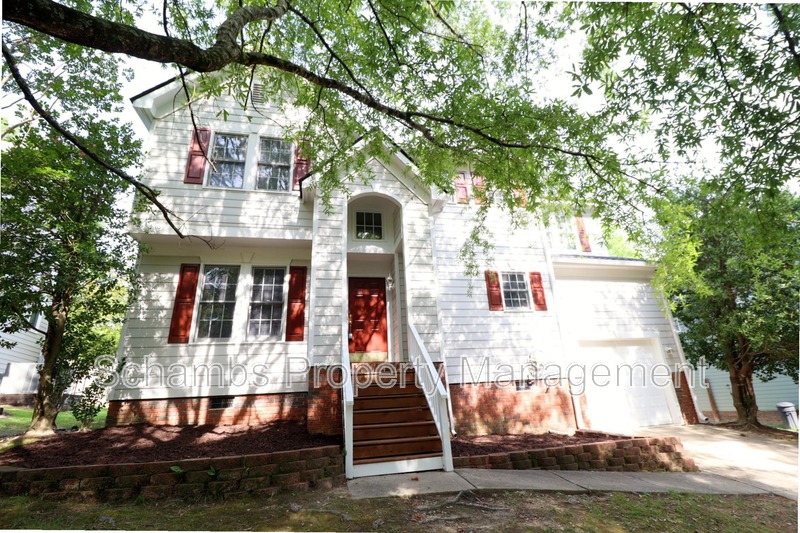 Cary House: 102 Old Dock Trl