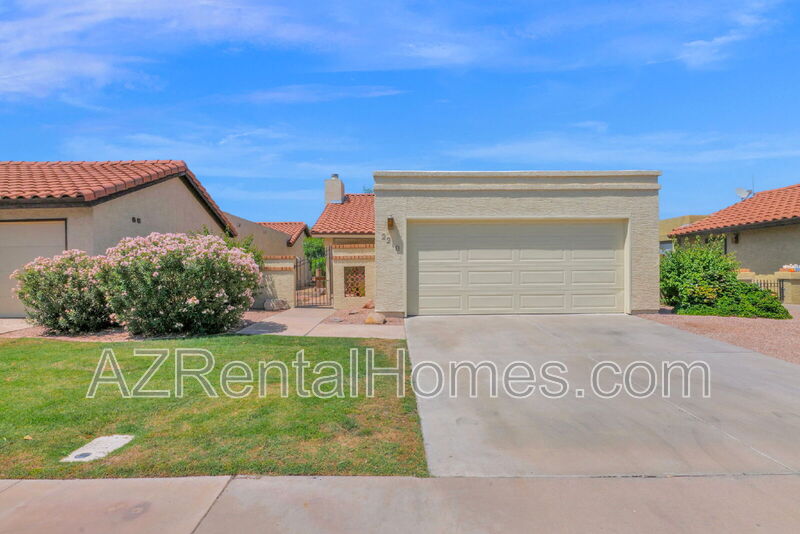 Mesa Townhome: 2210 East Forge Avenue