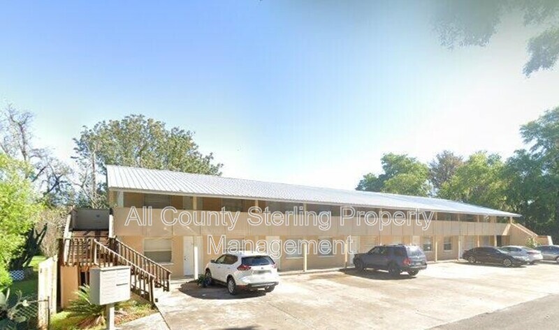 Lake City Apartment: 201 SE Beech Street