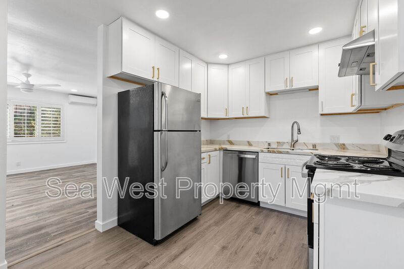 Encinitas Condo: 889 Bracero Road