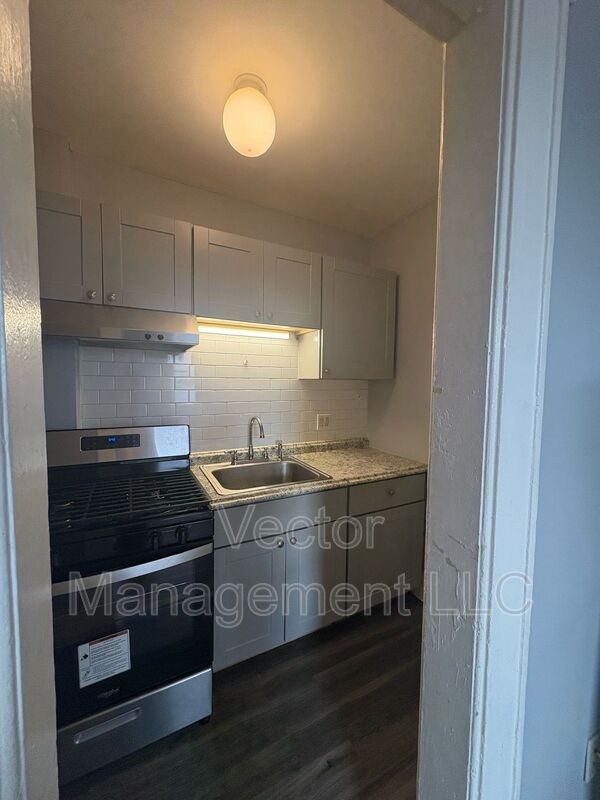 New Haven Condo: 1476 Chapel Street - 104