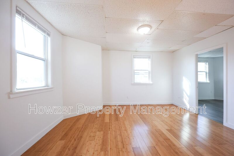 New Bedford Condo: 87 Myrtle St - 87Unit 3