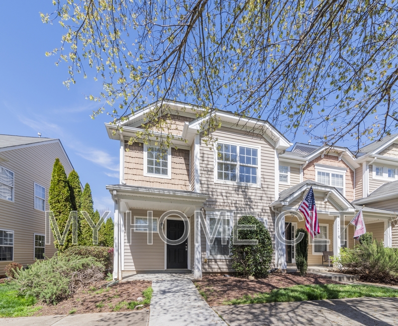 Cornelius Townhome: 18457 Streamline Court