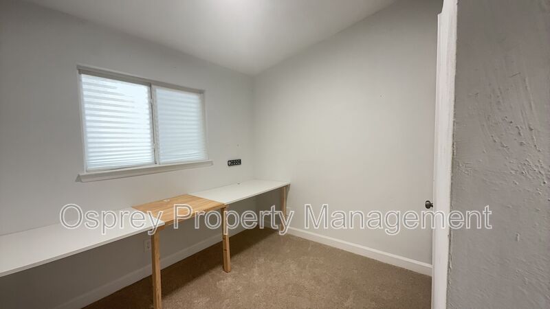 Spacious 5-Bedroom Virginia Beach Home with Workshop & Ample Storage - Photo 13