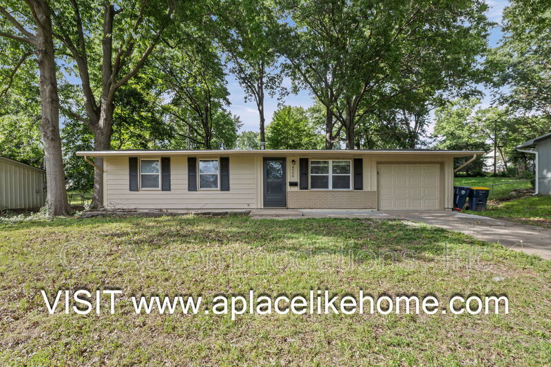 Kansas City House: 8506 E 91st Ter