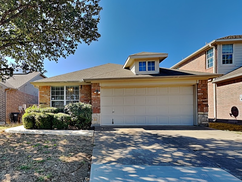 Fort Worth House: 8921 Highland Orchard Dr