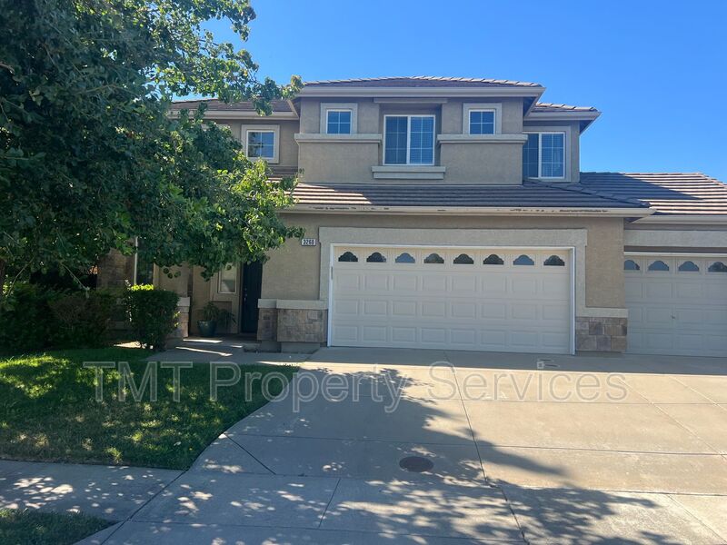 West Sacramento House: 3260 San Salvador St.