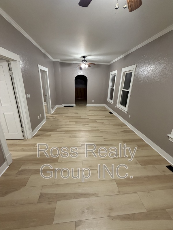 Toledo House: 1119 earl st