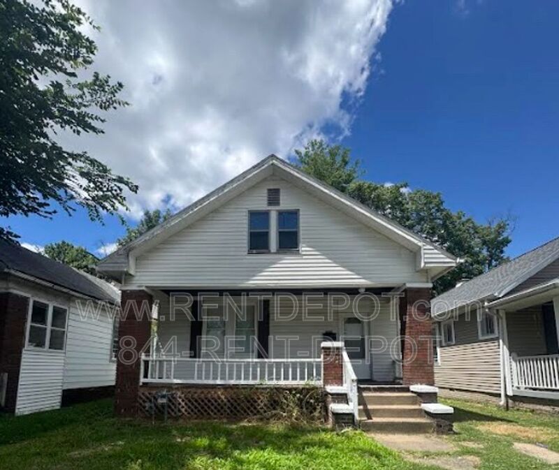 Evansville House: 1032 Jefferson Ave