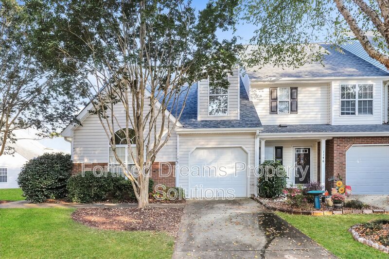 Greensboro House: 1148 Parson Pl