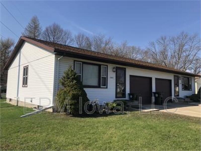 Waterloo House: 1407 Robin Road