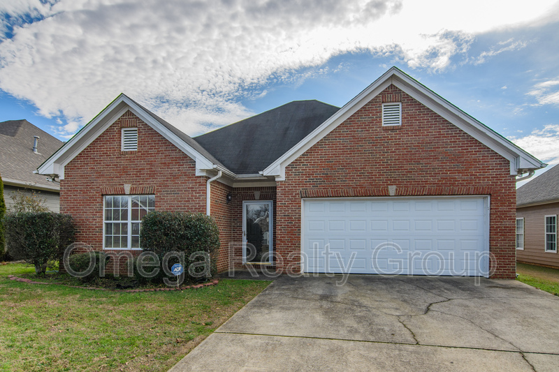 Moody House: 1030 Lexington Dr