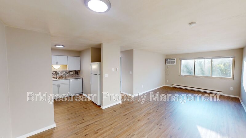 Miamisburg House: 95 N Gebhart Church Road