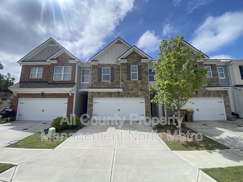 Buford Townhome: 2715 Poppy Court