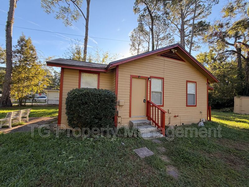 Jacksonville House: 3516 Phyllis Street