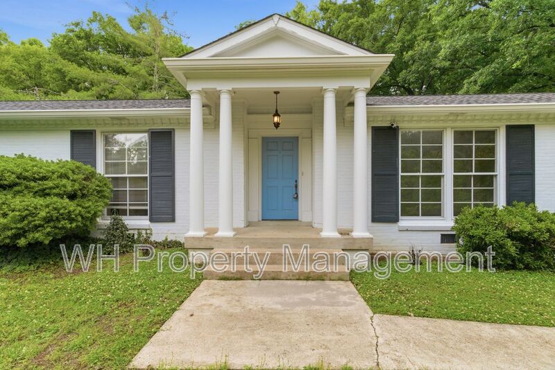 Nashville House: 5724 Knob Rd