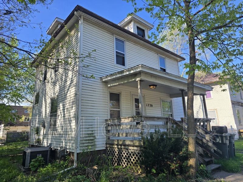 Waterloo House: 1720 Franklin Street