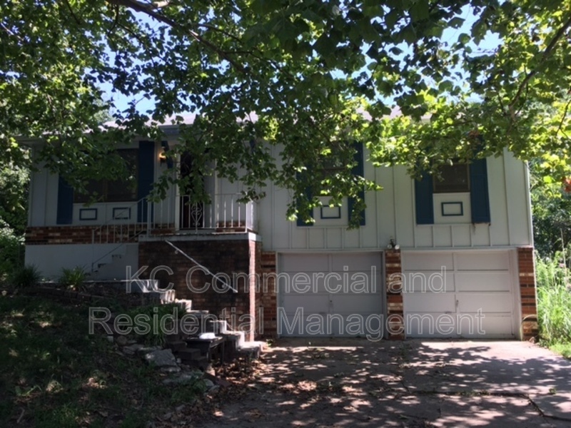 Request a Viewing for 1608 NW Amesbury Court Tenant Turner