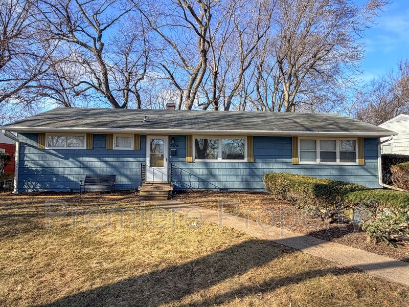 Raytown House: 7306 Elm Ave