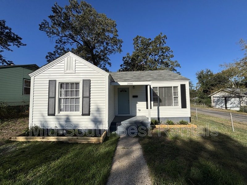 Little Rock House: 2500 S Oak St