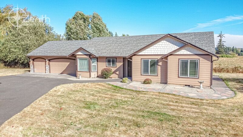 Ridgefield House: 516 NE 199th Street