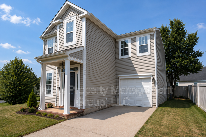 Charlotte House: 8601 Sawleaf Ct