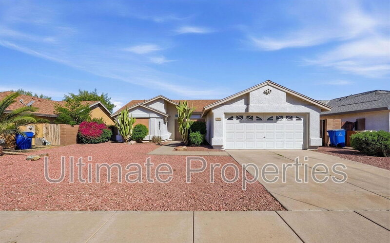 Glendale House: 8542 W Oregon Ave