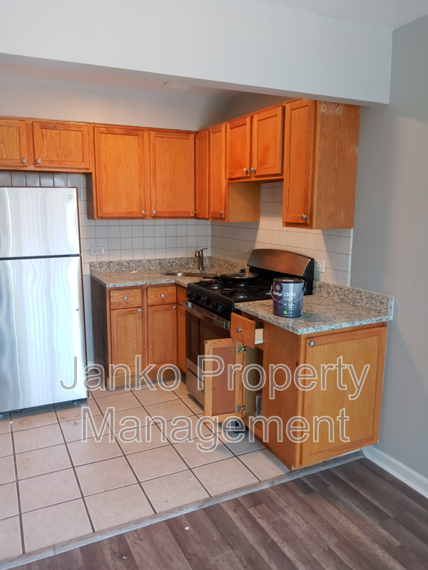 South Chicago Heights Condo: 3333 Commercial Ave