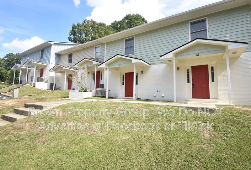 Fayetteville House: 244 Wickford Ct