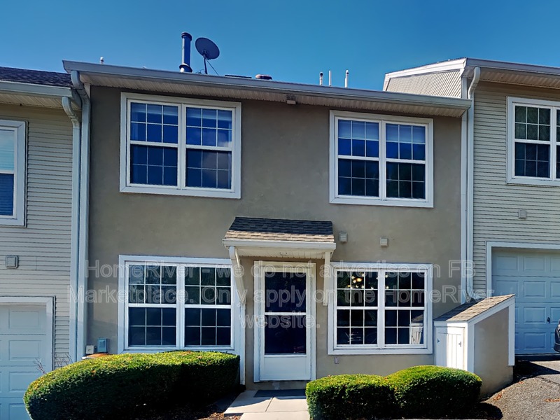Carlisle House: 26 Court Ln