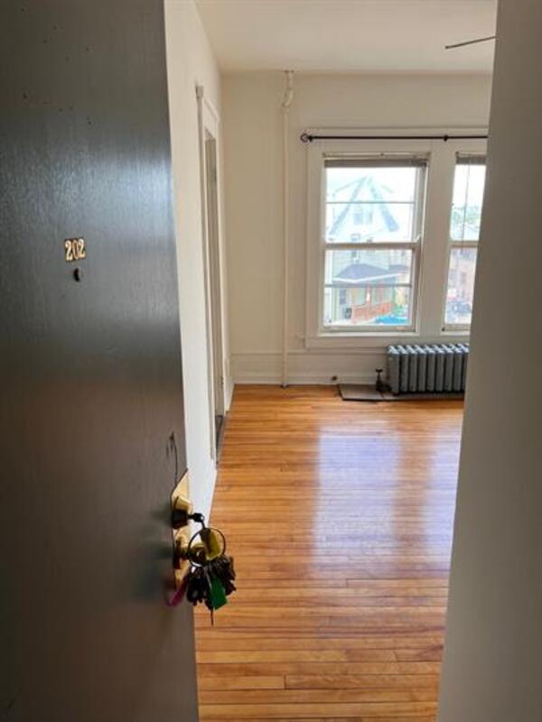 Madison Condo: 632 Howard Place - 202