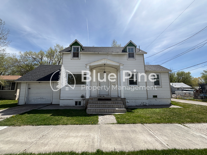 Idaho Falls House: 1350 Shipp Avenue