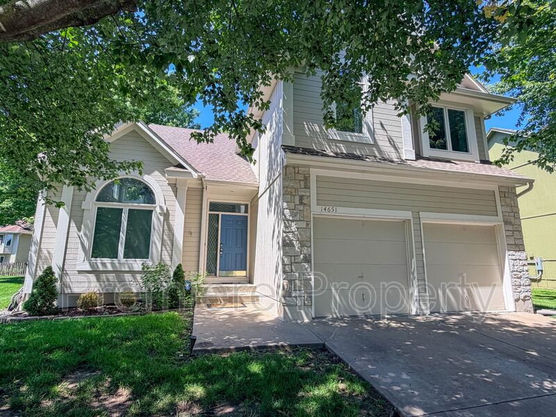 Olathe House: 14651 W 141st Dr