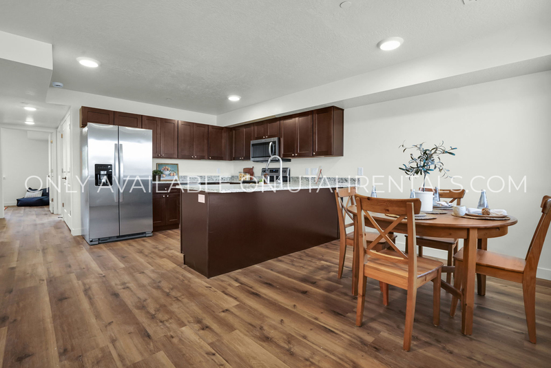 Santaquin Condo: 456 West Main Street