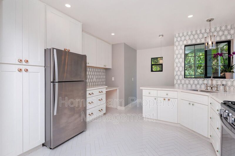 San Diego House: 2747 Reynard Way