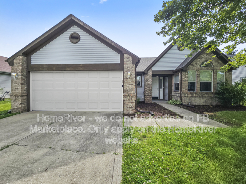 Indianapolis House: 6269 Old Barn Ct