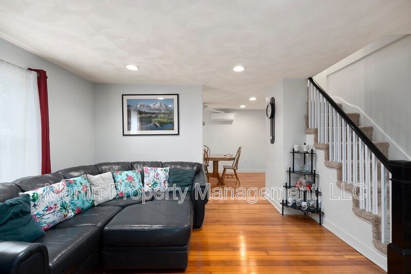 Reading House: 102 Orange Street