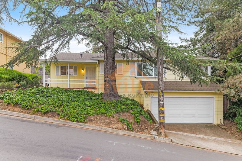 Oakland House: 4600 Stauffer Pl