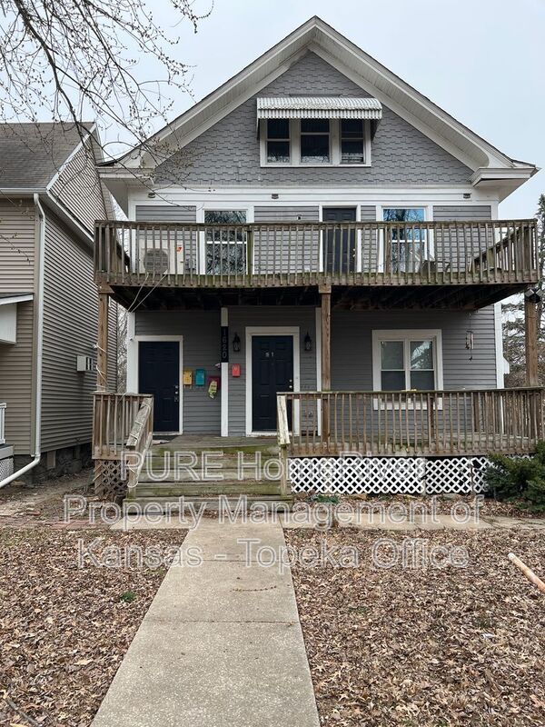 Topeka House: 1620 SW College Ave.