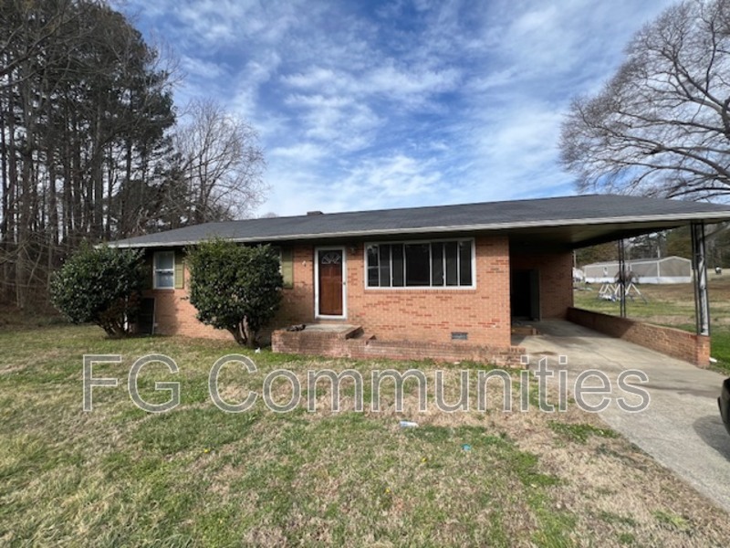 Gastonia House: 5212 Lewis Road